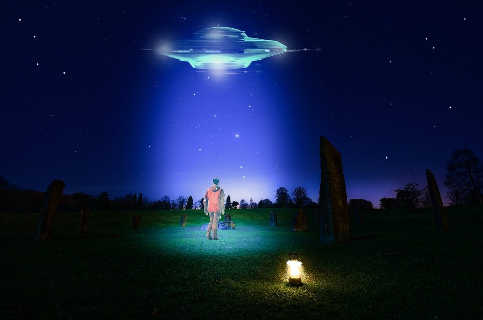 Итальянский уфолог показал фото управляющего НЛО пришельца